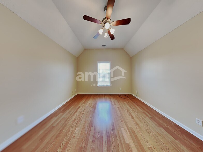 Building Photo - 9619 Morning Shadow Dr