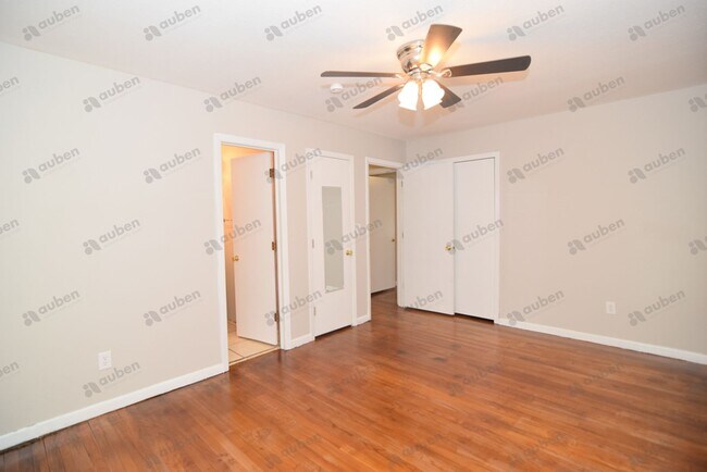 Building Photo - 3 Bed/2 Bath in Quiet Cul-de-Sac