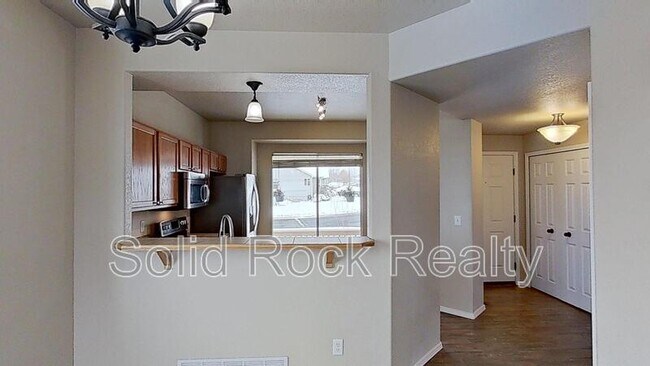 Building Photo - 4642 Crow Creek Dr