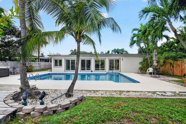 Building Photo - 111 Vassar Dr