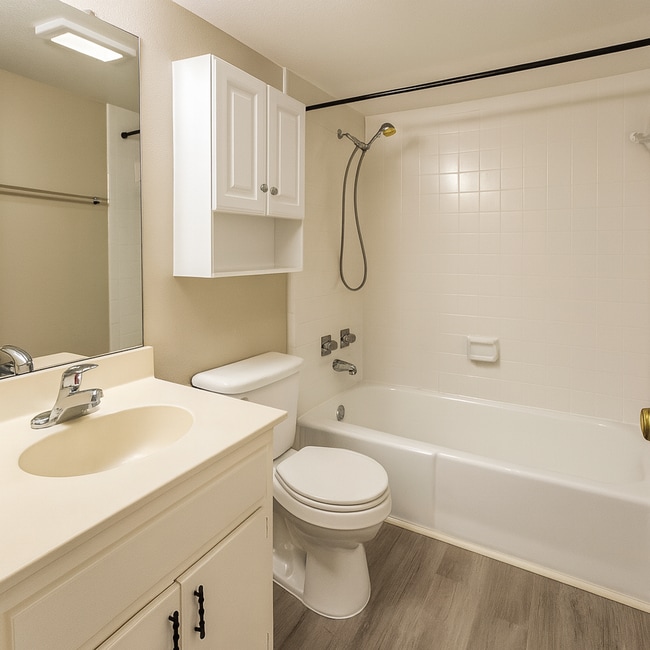 Building Photo - 110 E 30th St