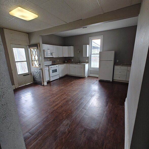 Building Photo - 509 S Main St