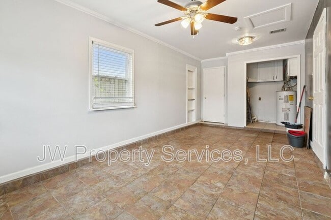 Building Photo - 5832 Segnette Dr