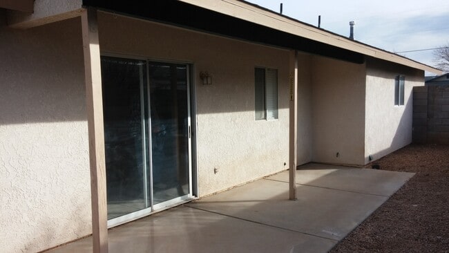 Building Photo - 3579 N Bond St