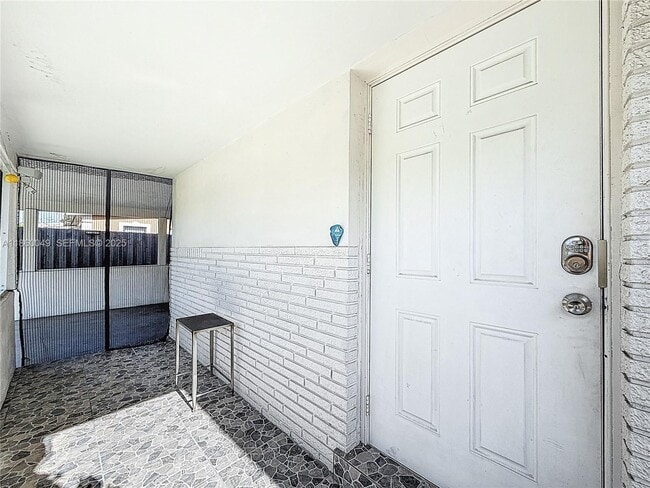 Building Photo - 921 NW 14th St