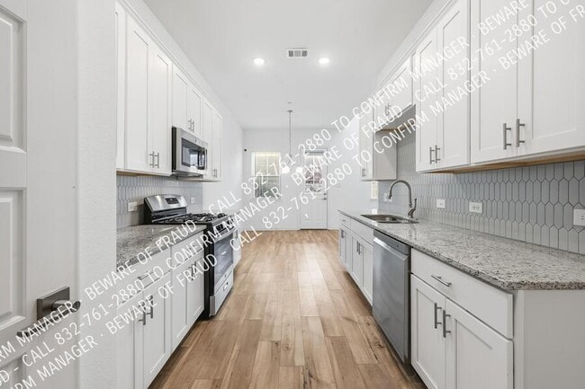 Building Photo - 4355 Hebron St