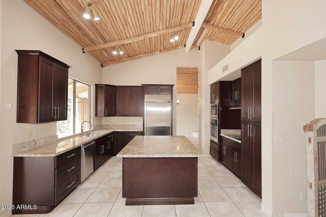 Building Photo - 9969 E Bayview Dr