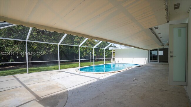 Building Photo - 15340 SW 85th Ave