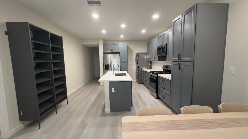 Building Photo - 39391 Tiburon Dr