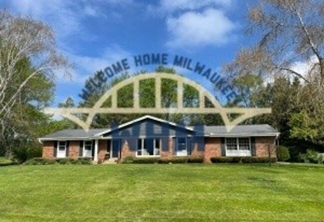 Building Photo - 825 Poplar Creek Dr