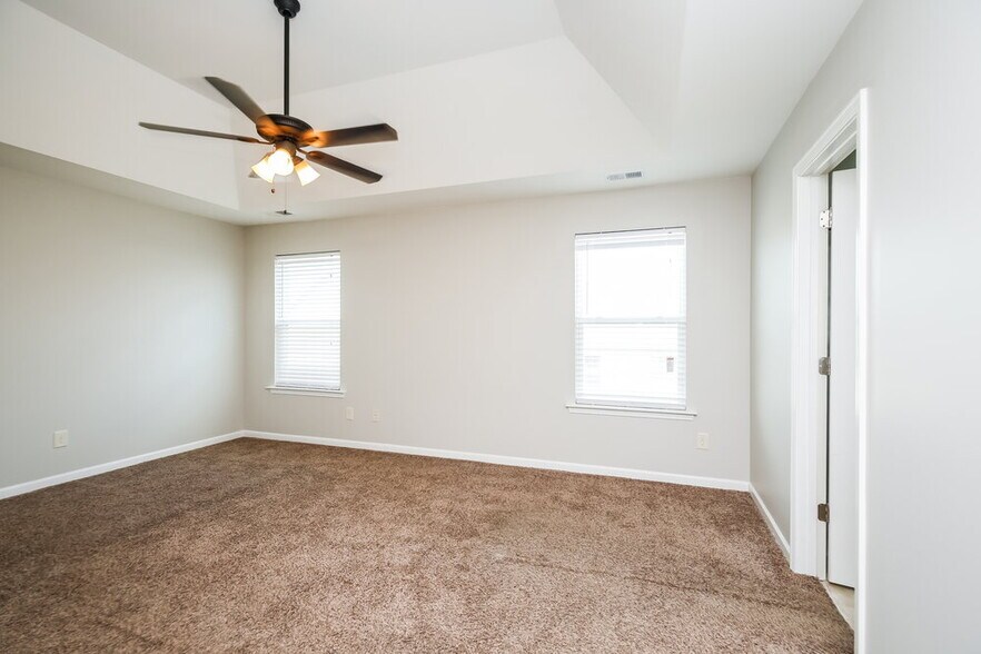 Building Photo - 257 Hill Crest Cir