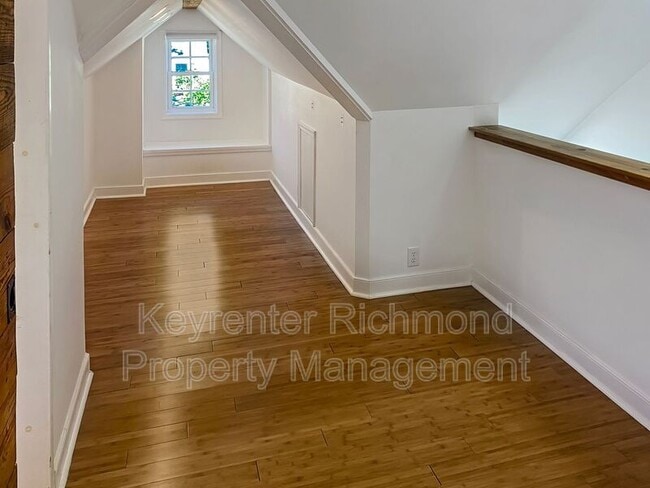 Building Photo - 2901 Maplewood Rd