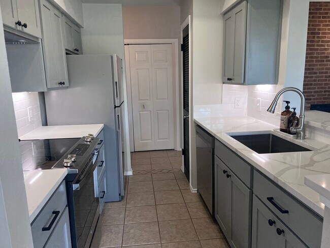 Building Photo - 1734 Ascension Point Dr