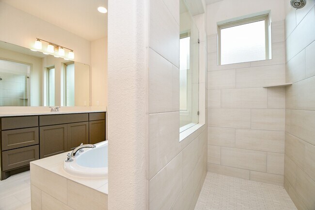 Building Photo - 3223 Rockrose Pl