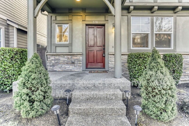 Building Photo - 570 SW 201st Ave