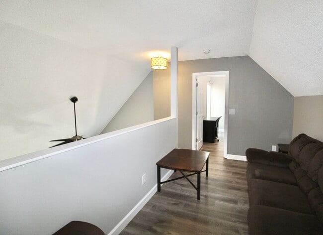 Building Photo - 1348 Hunters Rd