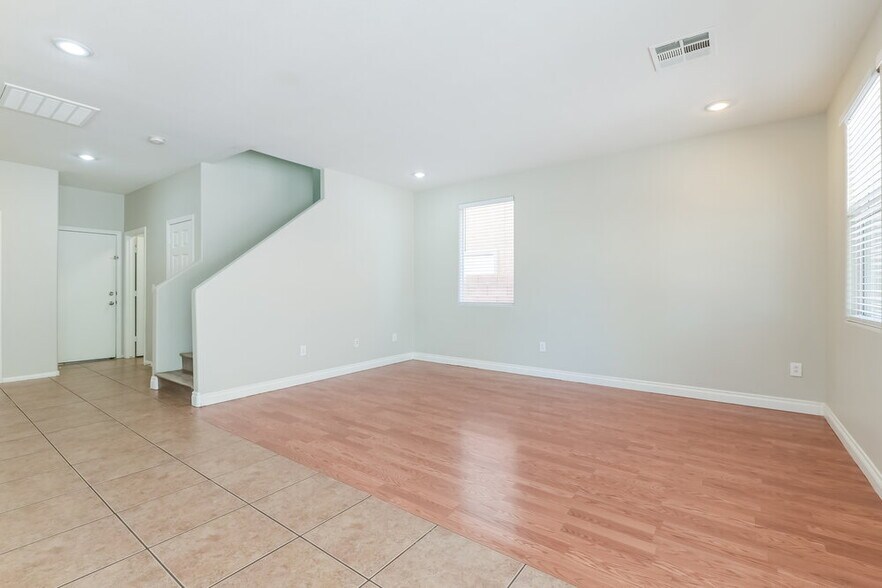 Building Photo - 4150 Buteo Ln