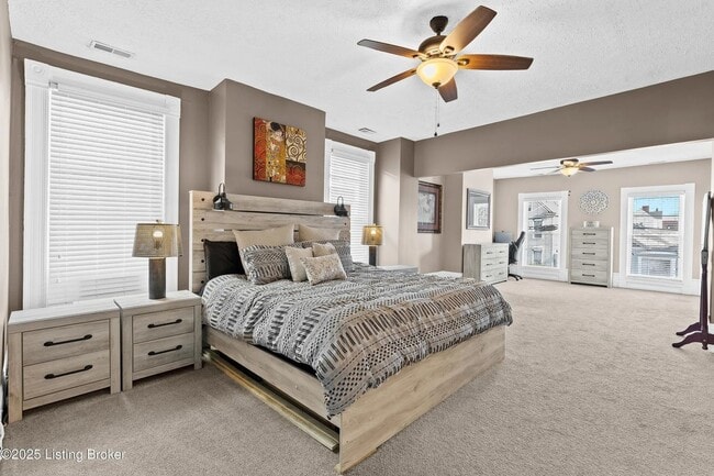 Building Photo - Spacious Home in the Heart of Clifton