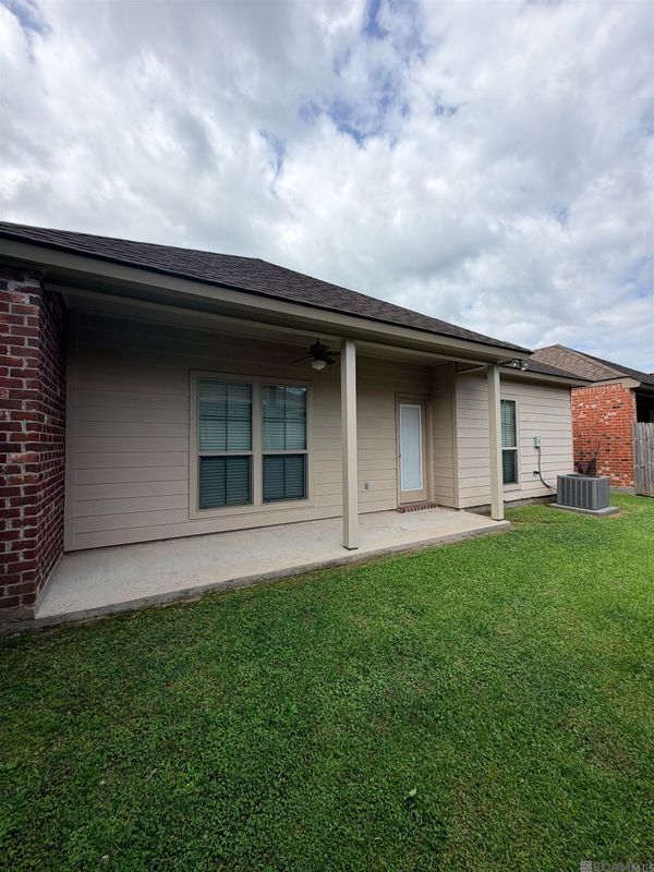 Building Photo - 7863 Seville Ct