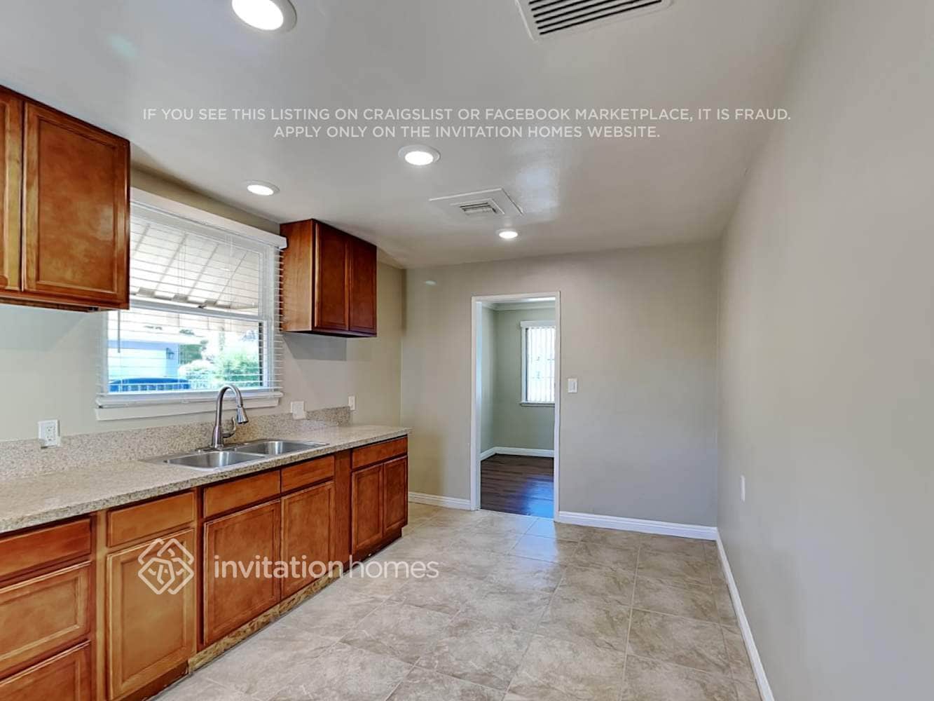 Building Photo - 12000 Lorne St