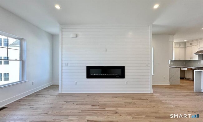 Building Photo - 25 Village Rd