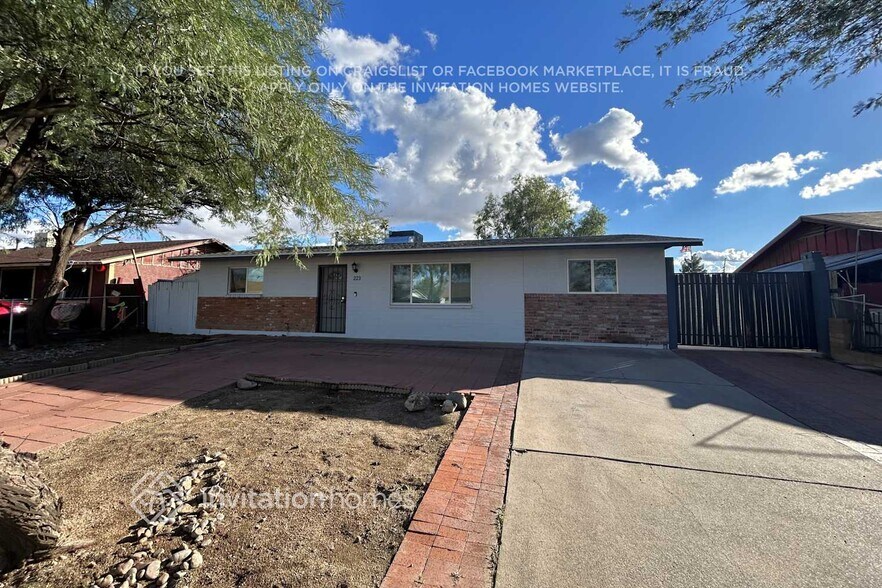 Primary Photo - 223 W Gary Way