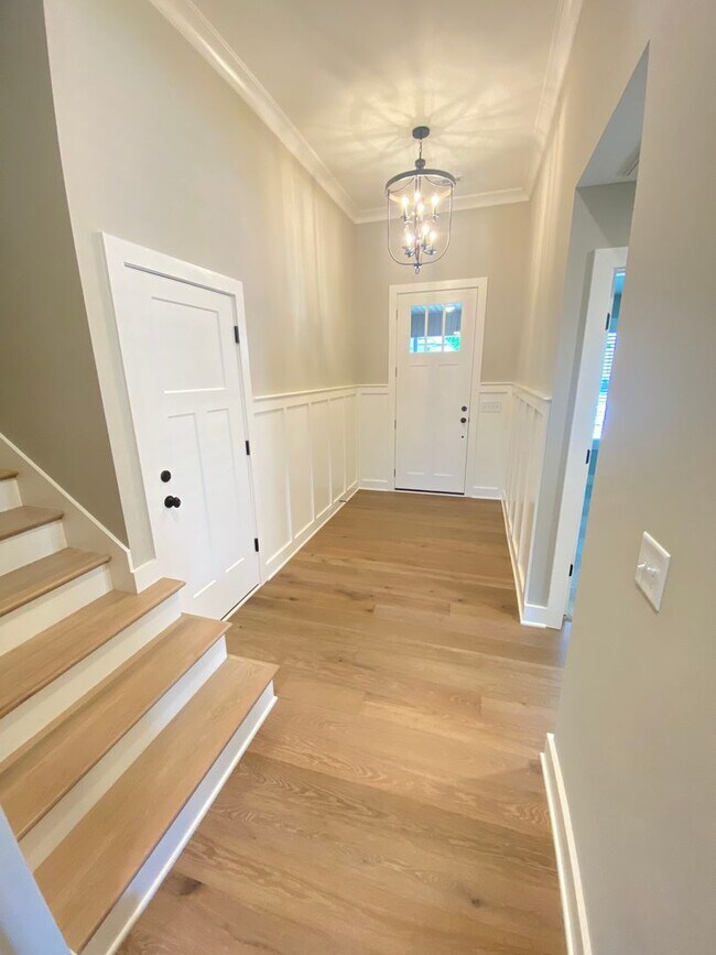Building Photo - For Lease - 3BR, 2.5BA, 2300sqft home (Gallatin)