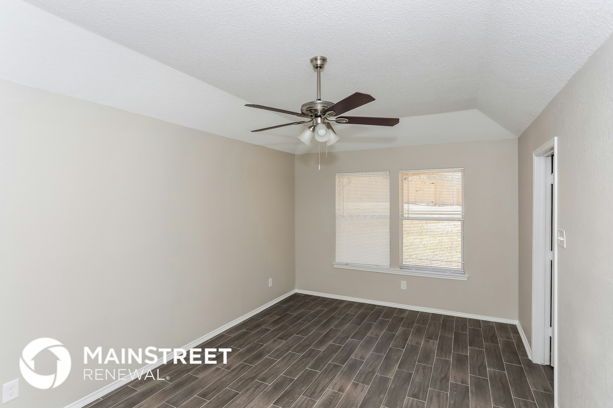 Building Photo - 703 Timberoaks Dr