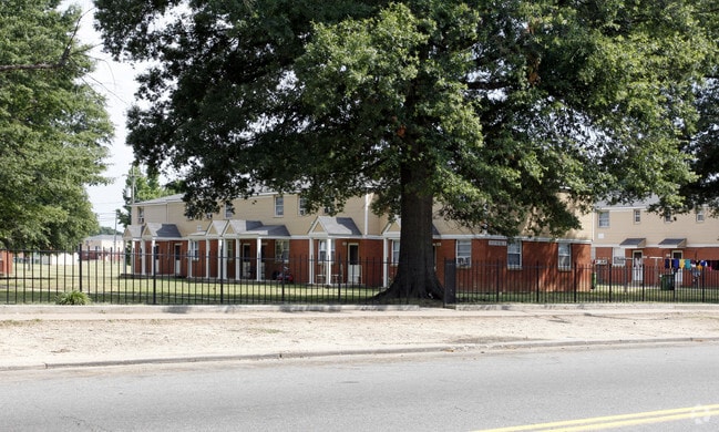 Building Photo - Creighton Court
