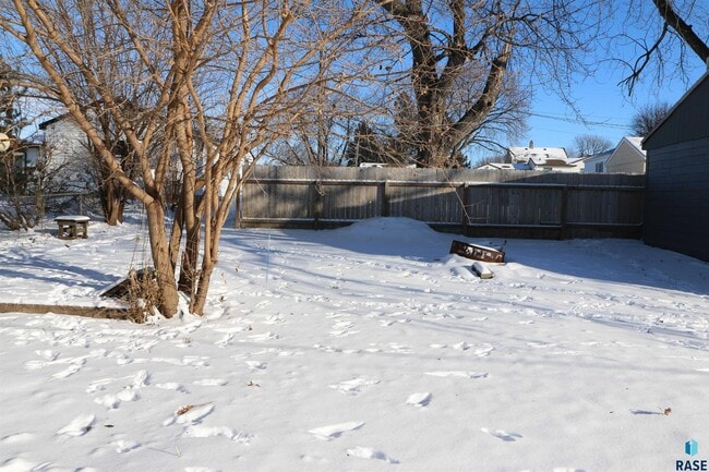 Building Photo - 3008 E 15th St