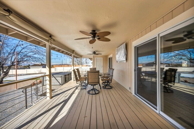 Building Photo - FULLY FURNISHED MOUNTAIN VIEW RETREAT with HOT TUB, RV PARKING & NO HOA
