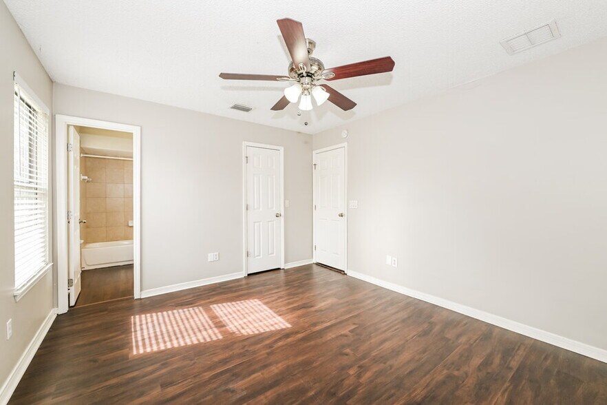 Building Photo - 3834 Olympic Ln