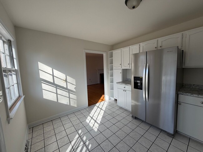 Building Photo - 415 Carrsbrook Dr