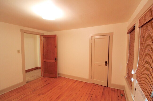 Building Photo - 1121 Shenandoah St