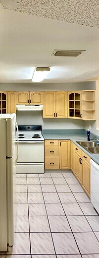 Building Photo - 23117 Dover Dr