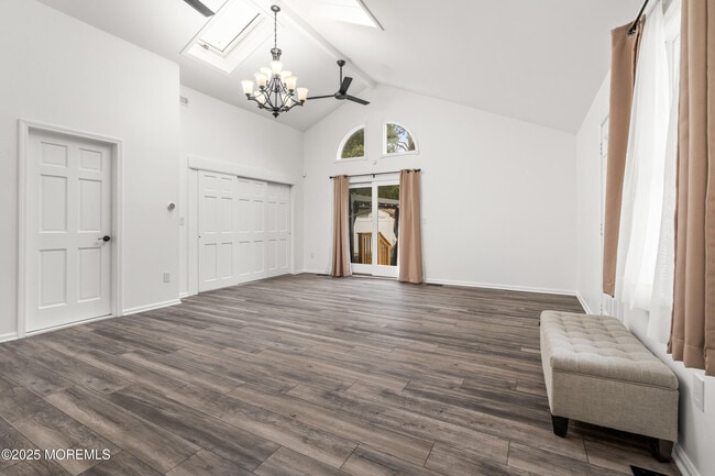 Building Photo - 611 Parkside Ave