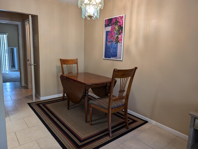 Building Photo - 190 Easthampton H