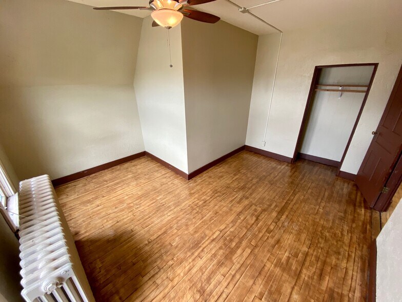 Building Photo - 714 Cass St