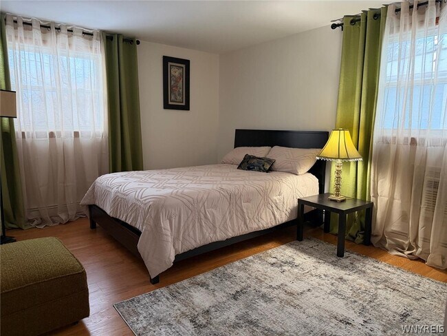 Building Photo - 114 Ayrault Dr