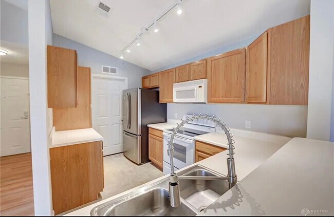 Building Photo - 3044 Westminster Dr