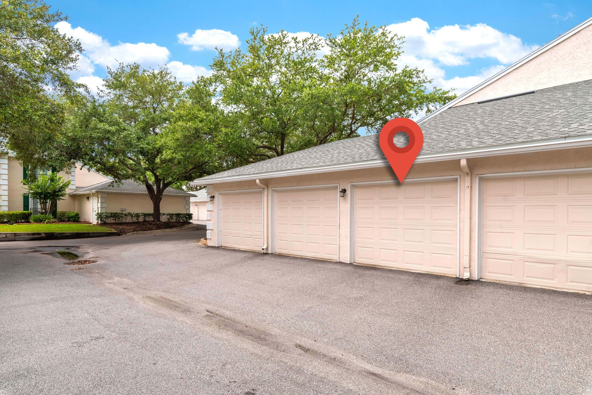Building Photo - 13715 Richmond Park Dr N