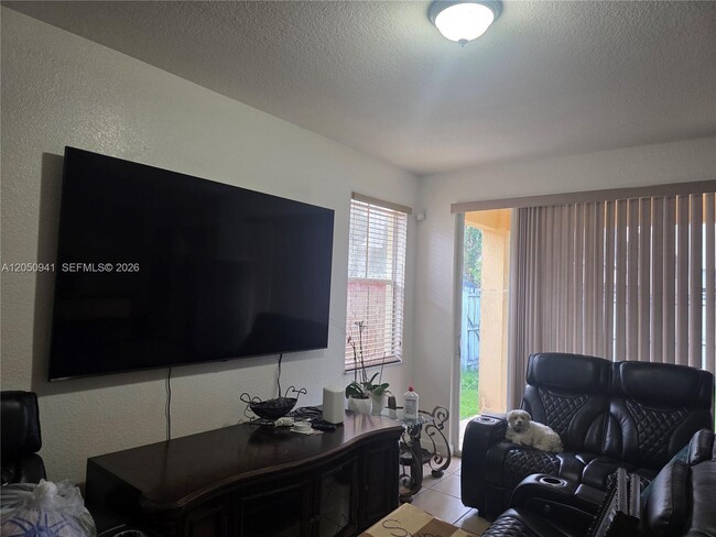 Building Photo - 15103 SW 11th Ln