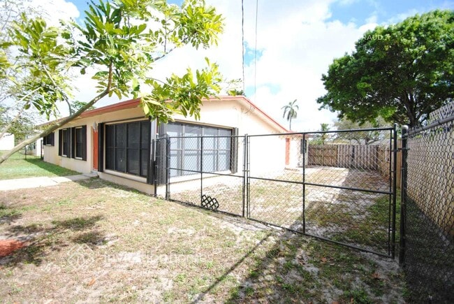 Building Photo - 3661 SW 3rd St