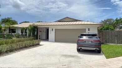 Building Photo - 6020 SW 17th Ct