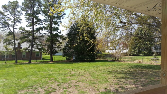 Building Photo - 784 Rojean Dr
