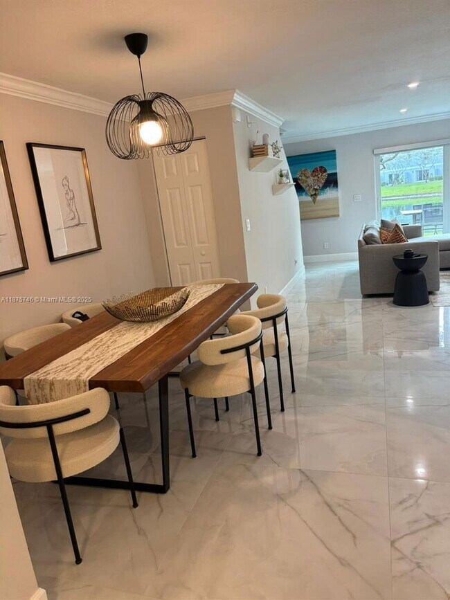 Building Photo - 16207 Sierra Palms Dr