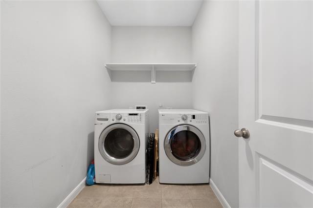 Building Photo - 16521 Garden Dr