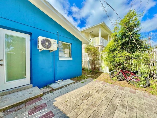 Building Photo - 13337 1st St E