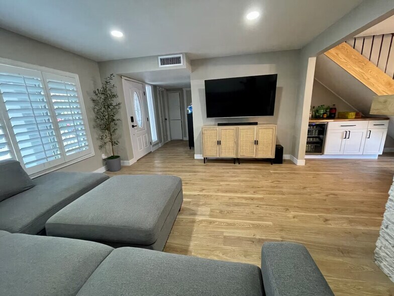 Building Photo - 3638 N 90th Ave