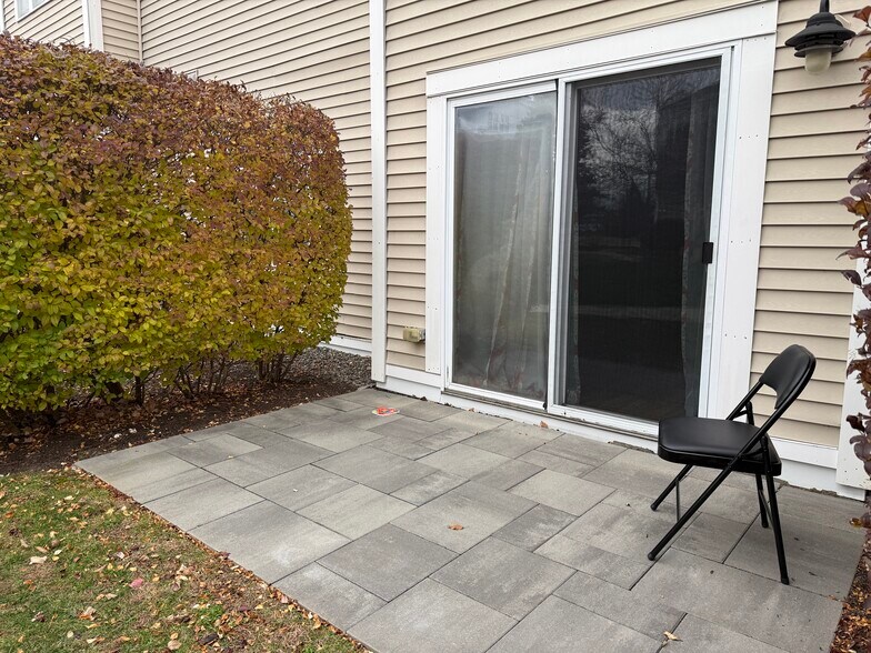 Building Photo - 211 Central St